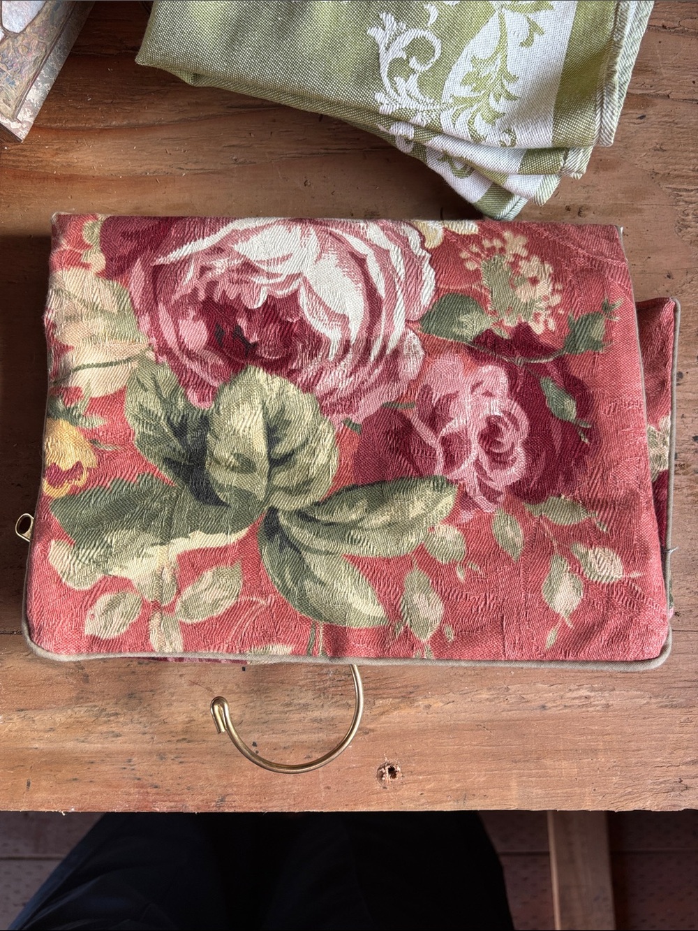 Vintage Floral Rose Pattern Foldover Travel Bag in Coral and Green✨